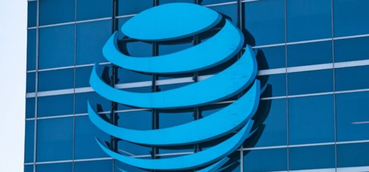AT&T reportedly struggling to sell DirecTV at anything but a huge loss