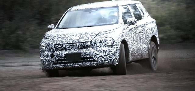 2022 Mitsubishi Outlander shows off ahead of February debut