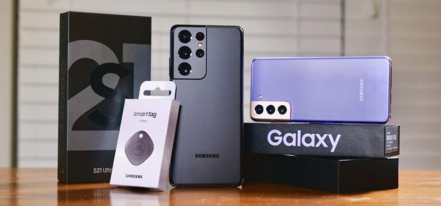 What’s in the Galaxy S21 box? Not much