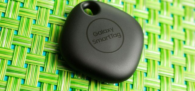 The Samsung SmartTag looks just how you’d expect it to