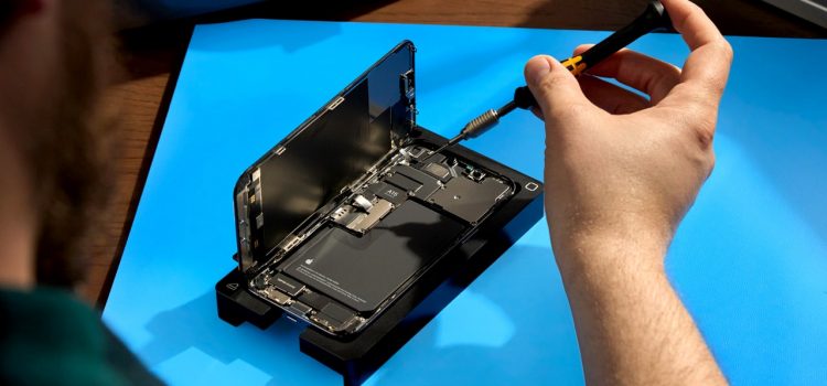 Apple’s Self-Repair Program Is Off to a Bumpy Start