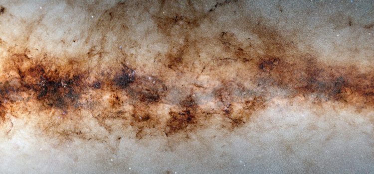 Sweeping Milky Way Portrait Captures More Than 3 Billion Stars