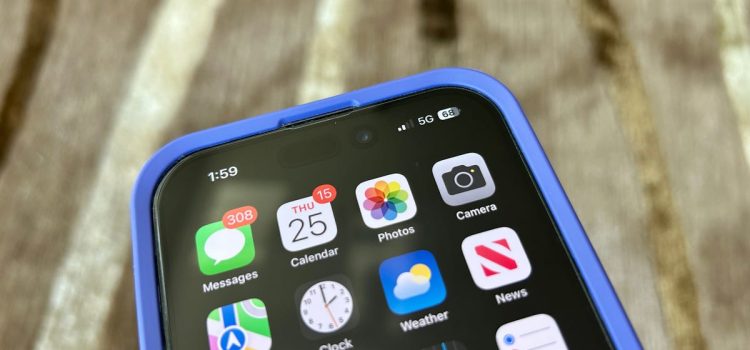 Smartphone Shipments Are Forecast to Decline in 2023 Thanks to Inflation