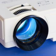 AuKing M8-F Projector Review: It’s an Amazon Bestseller Status for Price, not Quality