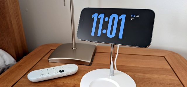 How to Use Your Phone as a Bedside Alarm Clock With StandBy and Bedtime Modes
