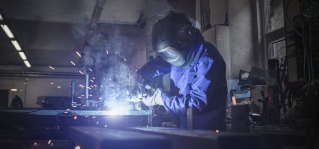 Google CEO says over 25% of new Google code is generated by AI