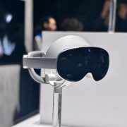 Samsung’s New Galaxy Phones Lay Groundwork for Headsets and Glasses to Come