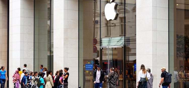 Apple’s App Course Runs $20,000 a Student. Is It Really Worth It?