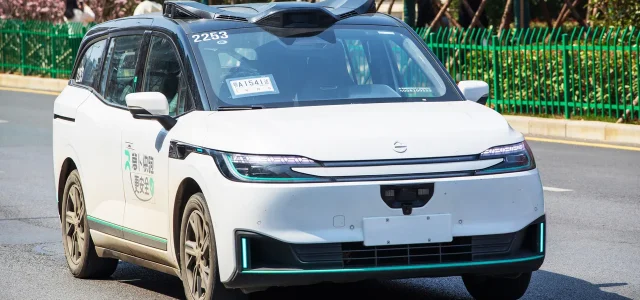 Robotaxi Outage in China Leaves Passengers Stranded on Highways